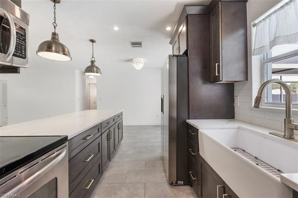 1948 46th St Sw - Photo 4 of 31