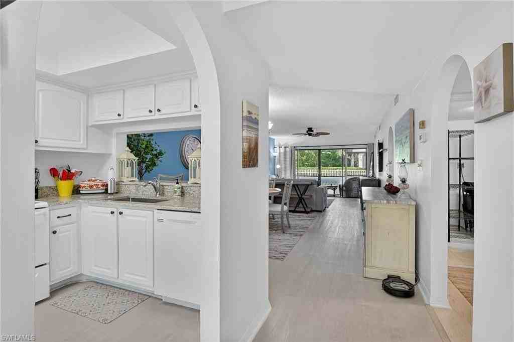 705 Augusta Blvd Unit 705-4 #705-4 - Photo 4 of 28