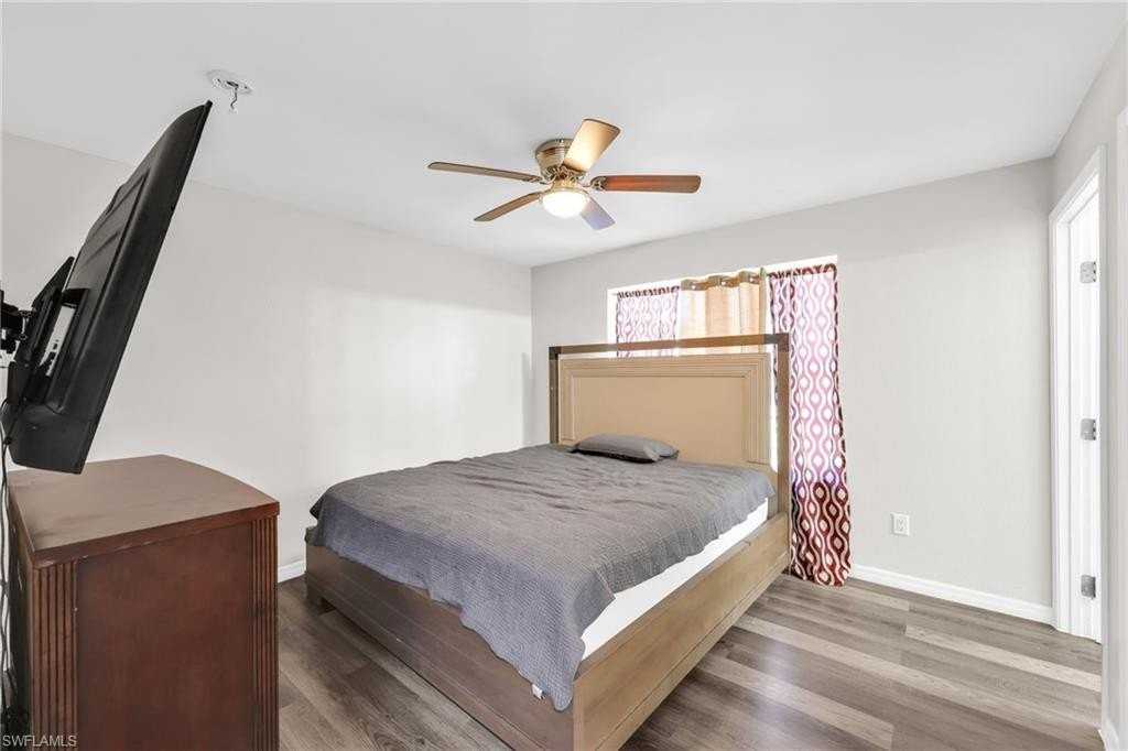 4015 16th Ave Se - Photo 5 of 22