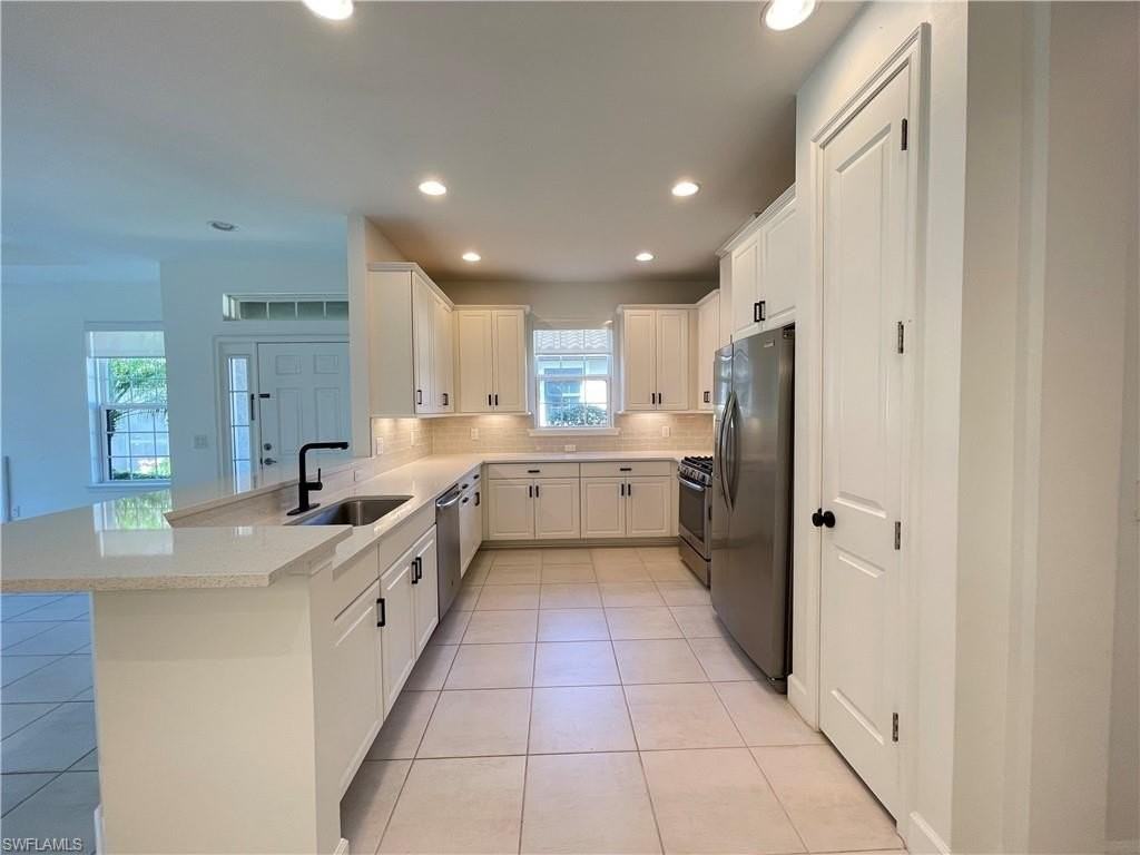 8217 Lucello Ter W - Photo 4 of 41