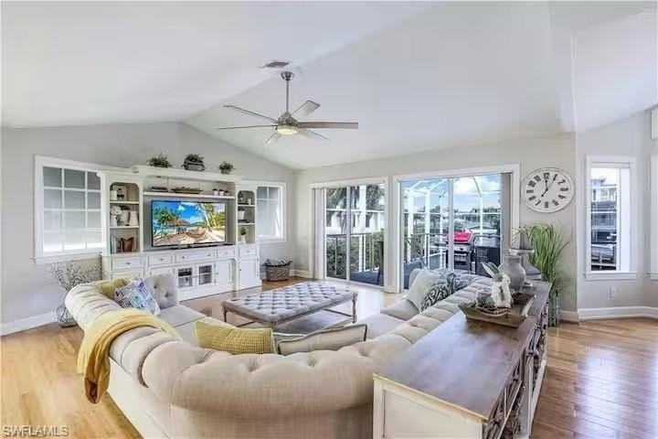 437 Trade Winds Ave - Photo 3 of 17