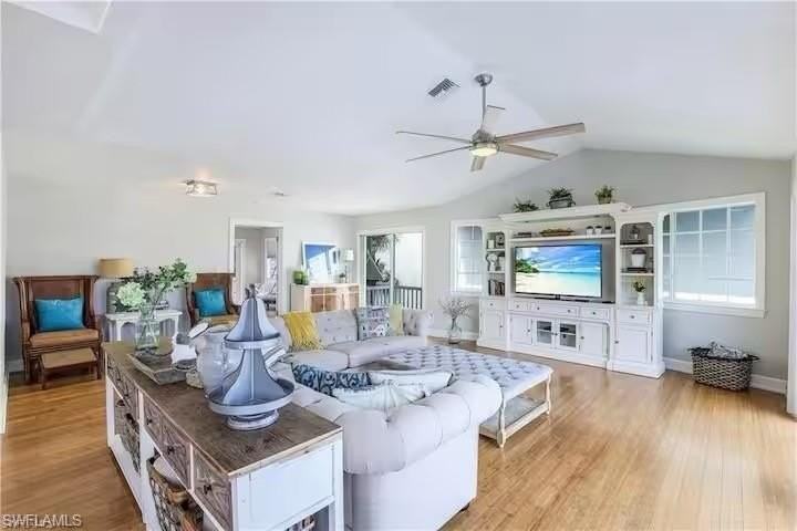 437 Trade Winds Ave - Photo 4 of 17