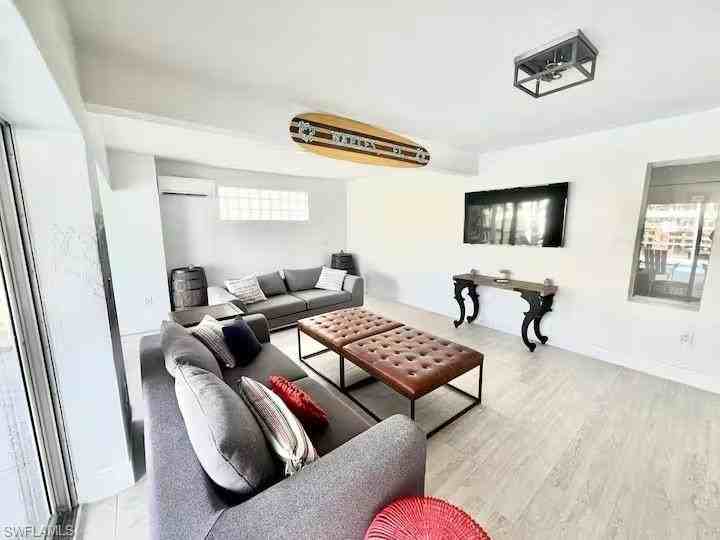 437 Trade Winds Ave - Photo 6 of 17