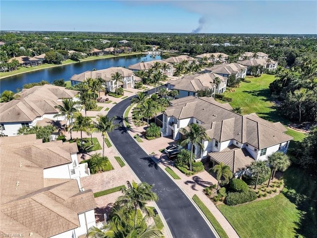 8060 Players Cove Dr Unit 101 #101 - Photo 4 of 48