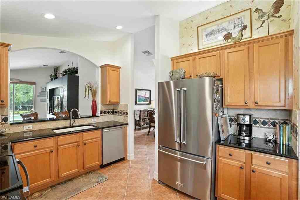 1381 Areca Cv - Photo 7 of 33