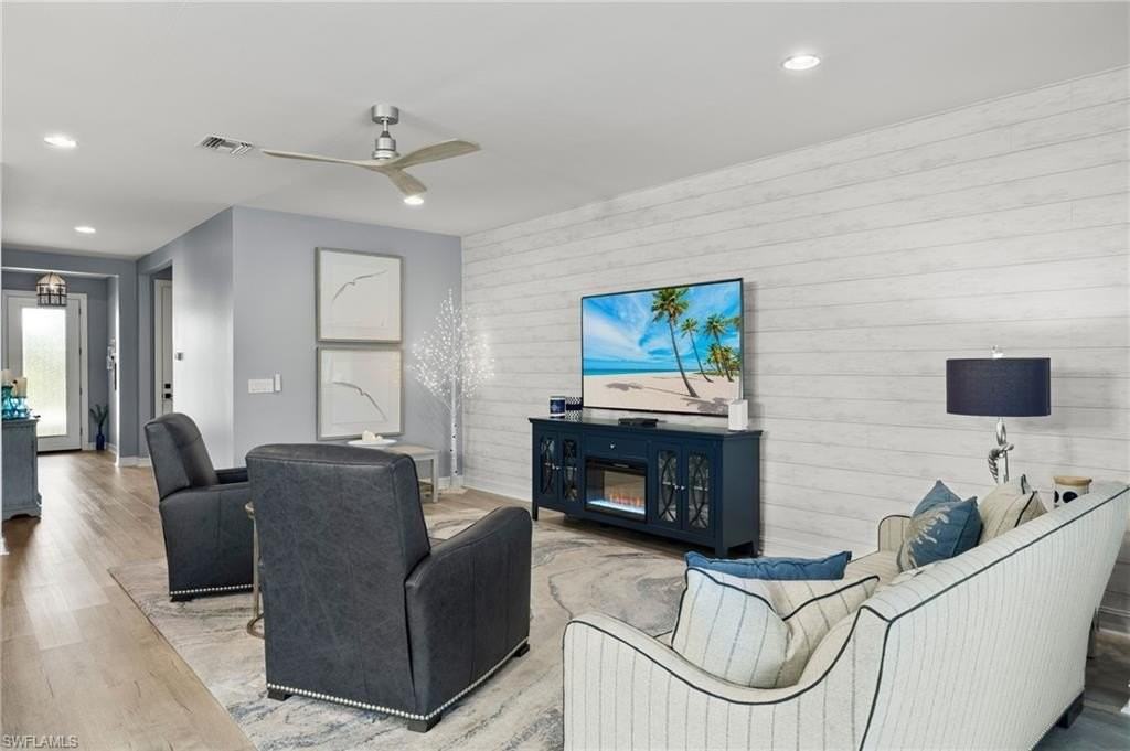 14651 Topsail Dr - Photo 3 of 37