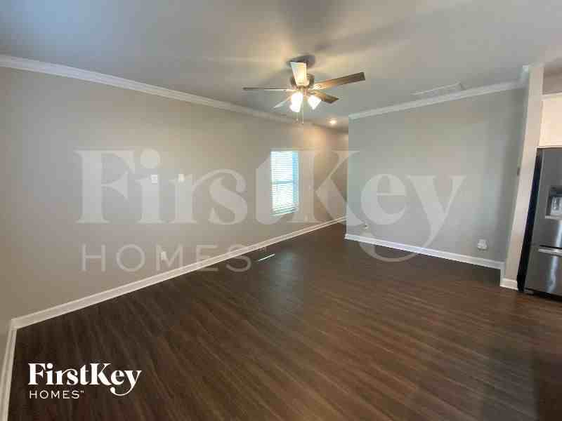 11733 Mesquite Rd - Photo 4 of 12