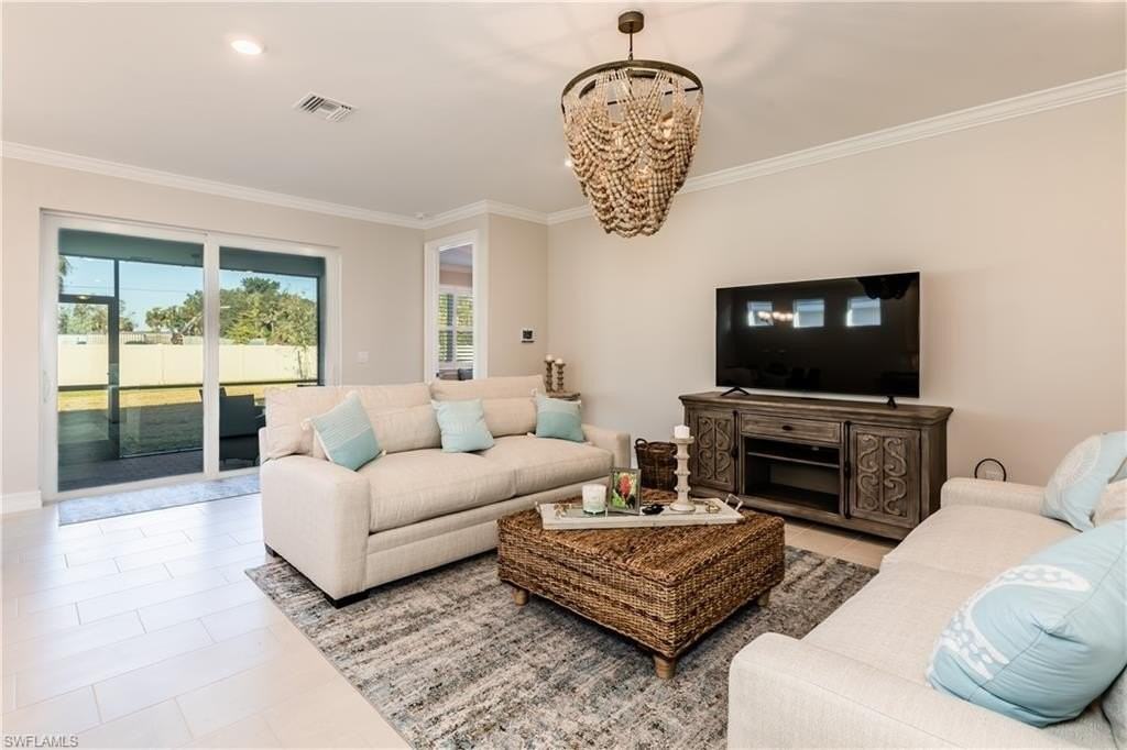 267 Tamarindo Ln - Photo 3 of 18