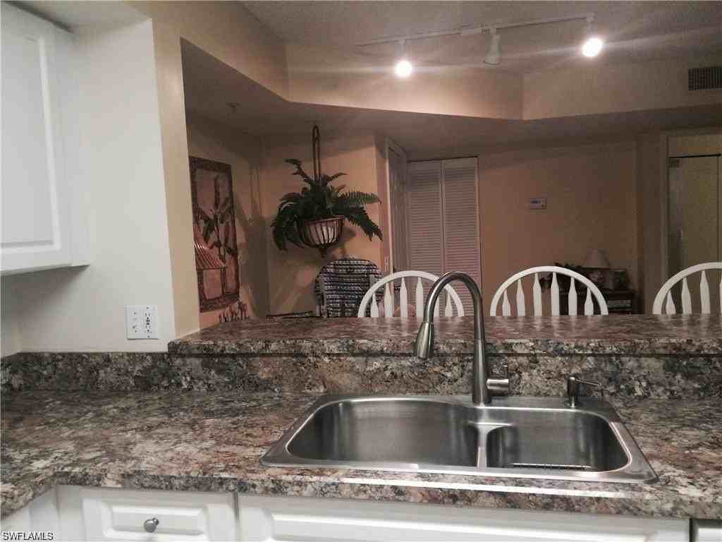 1160 Wildwood Lakes Blvd #9-206 - Photo 7 of 11