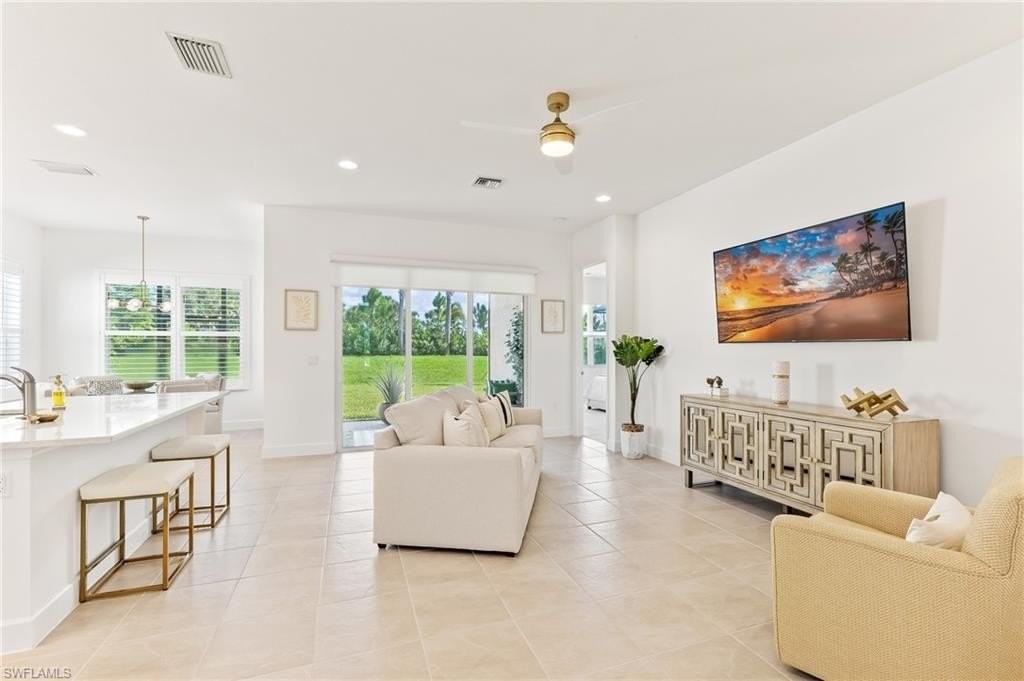 12349 Dahlia Ct - Photo 4 of 37