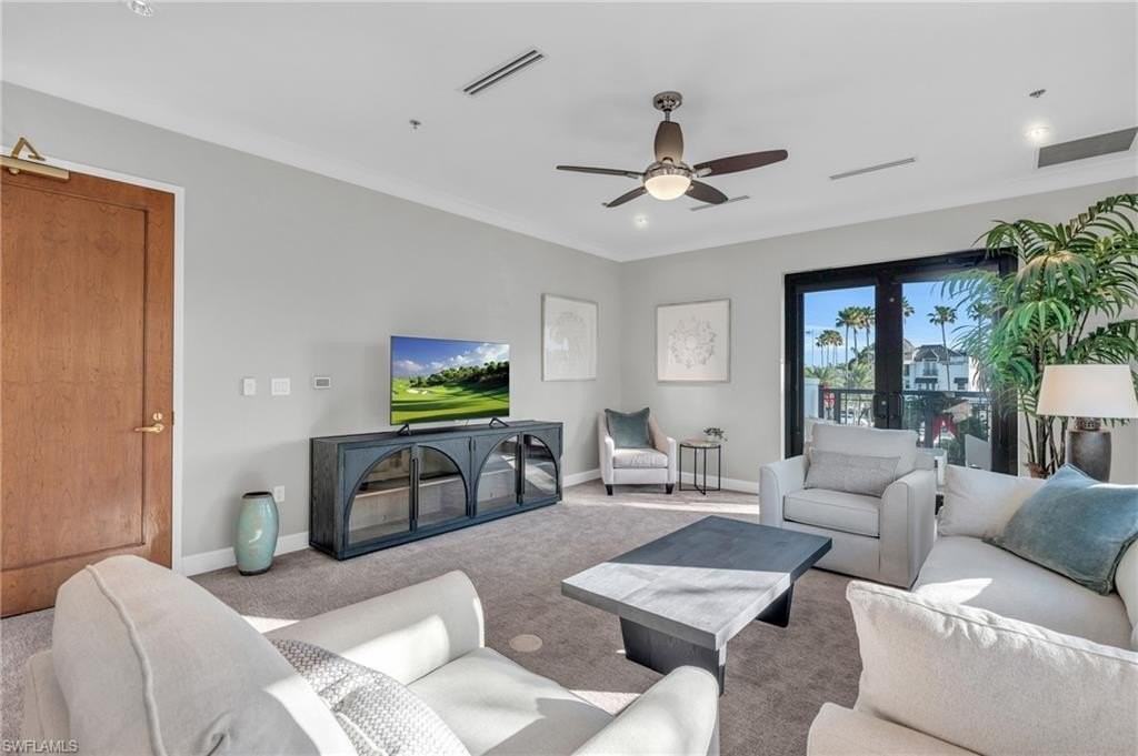 428 9th St S - Photo 3 of 24