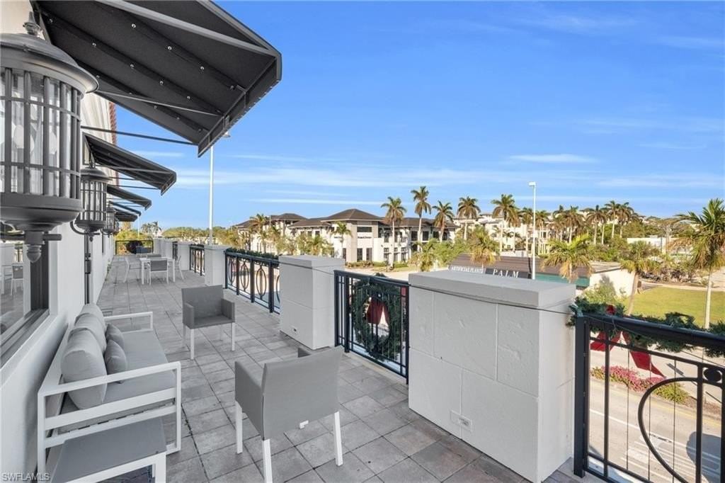 428 9th St S - Photo 4 of 24