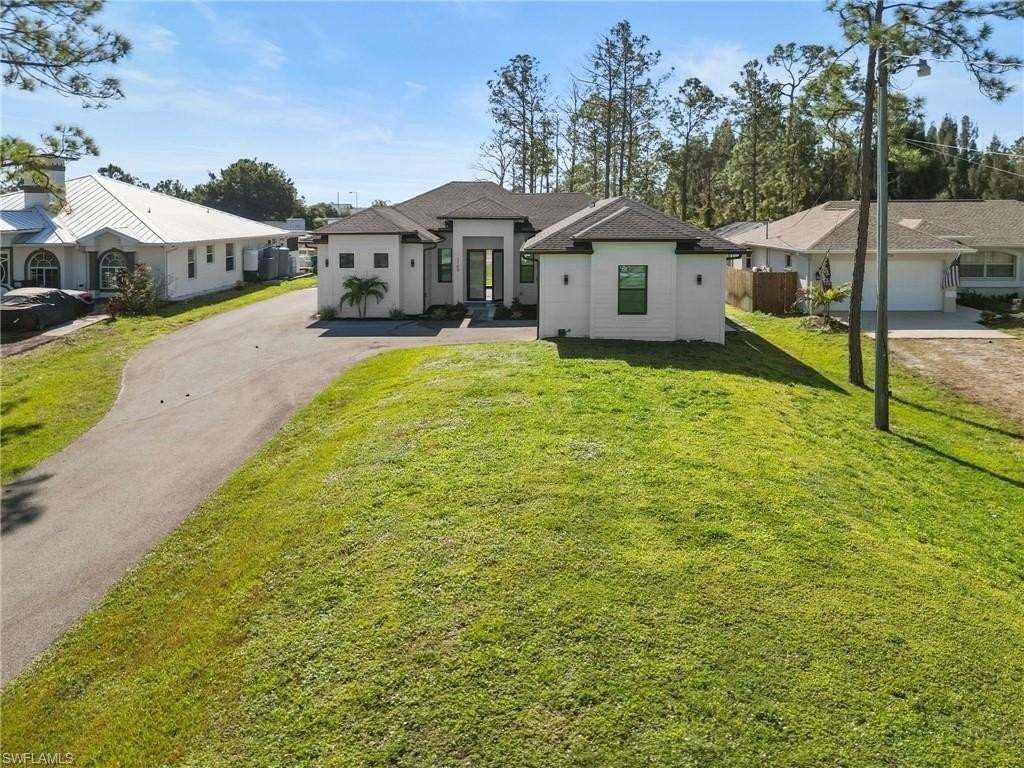 2740 35th Ave Ne - Photo 2 of 36