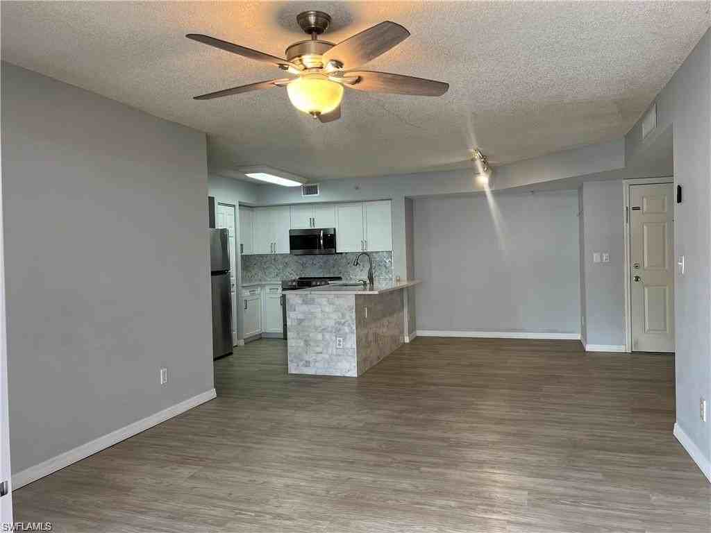1210 Wildwood Lakes Blvd Apt 206 #206 - Photo 3 of 28