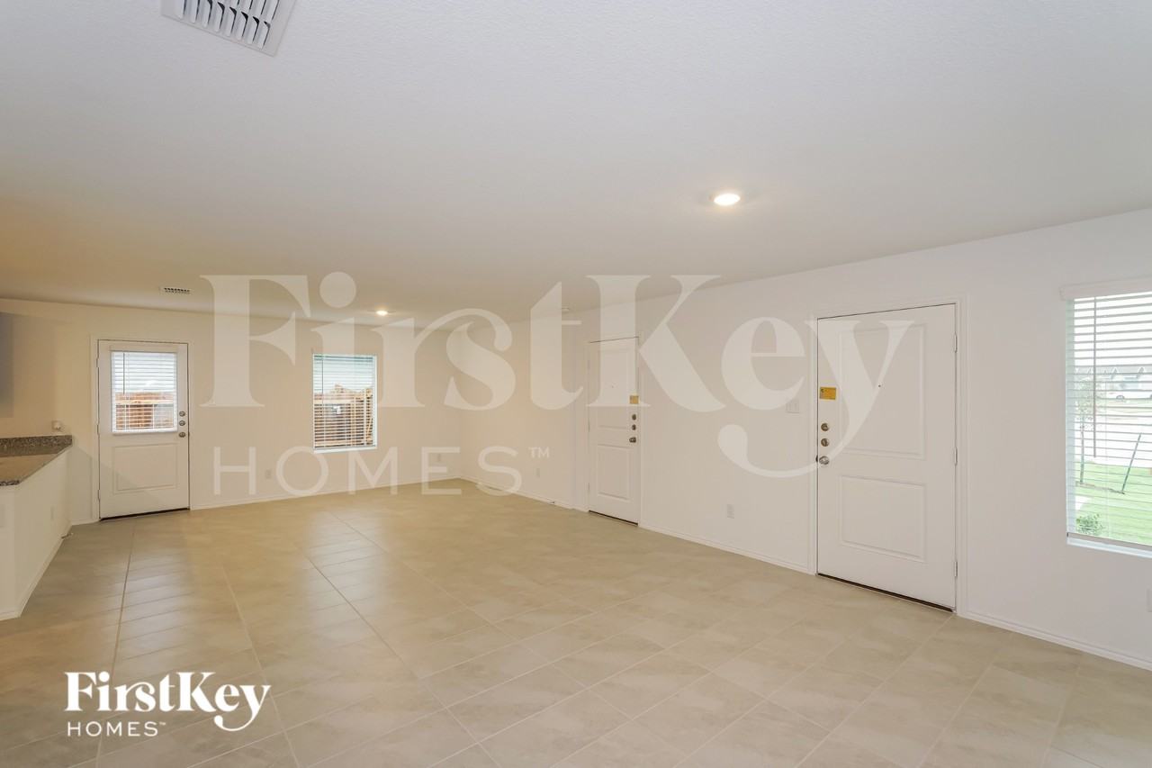 6503 Cannonade Dr - Photo 4 of 16