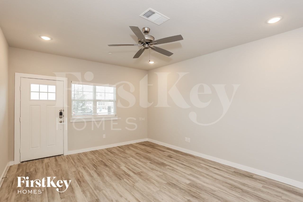 339 Niki Dr - Photo 2 of 15