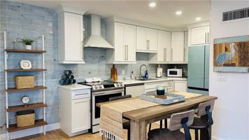 featured image of 780 10th Ave S Apt 1 #1