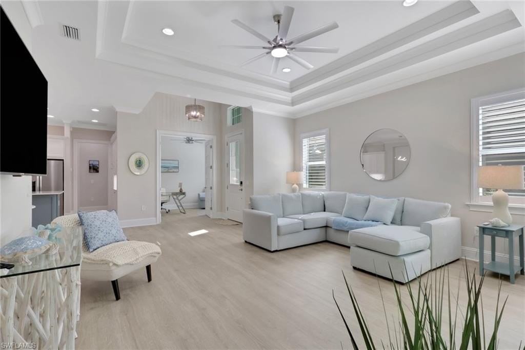 8861 Yucatan Ct - Photo 5 of 39