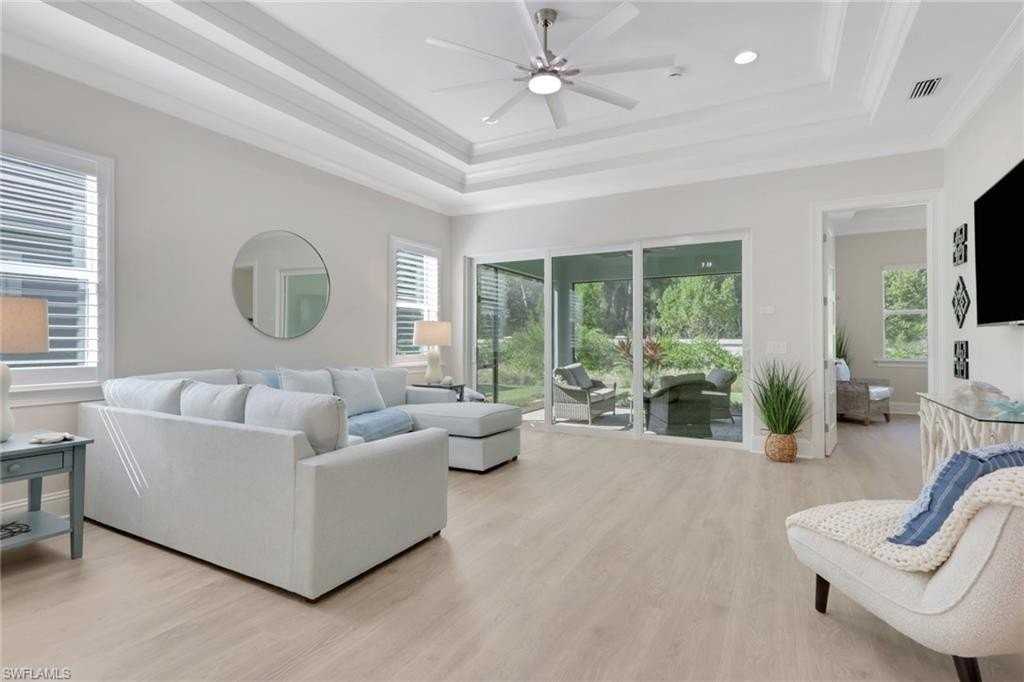 8861 Yucatan Ct - Photo 6 of 39