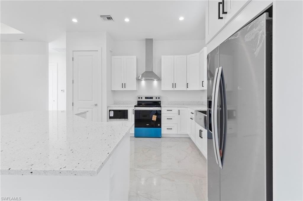 1081 Desoto Blvd S - Photo 5 of 31