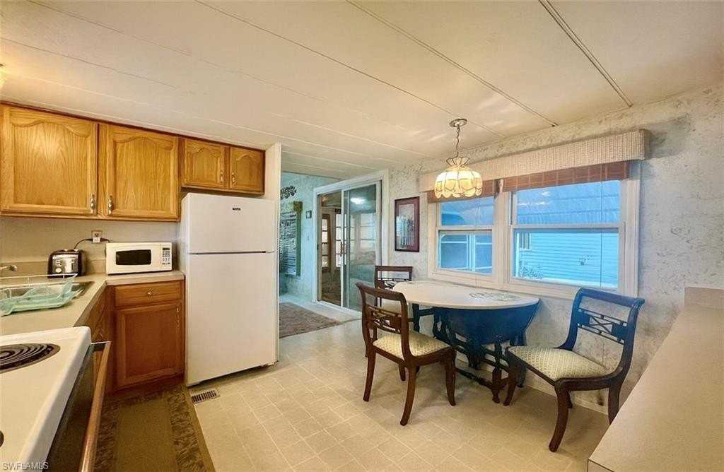 112 Cape Sable Dr - Photo 4 of 35