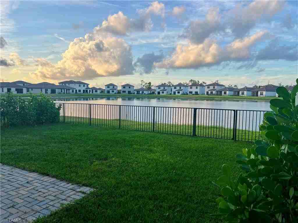 5653 Cerva Ln - Photo 4 of 24