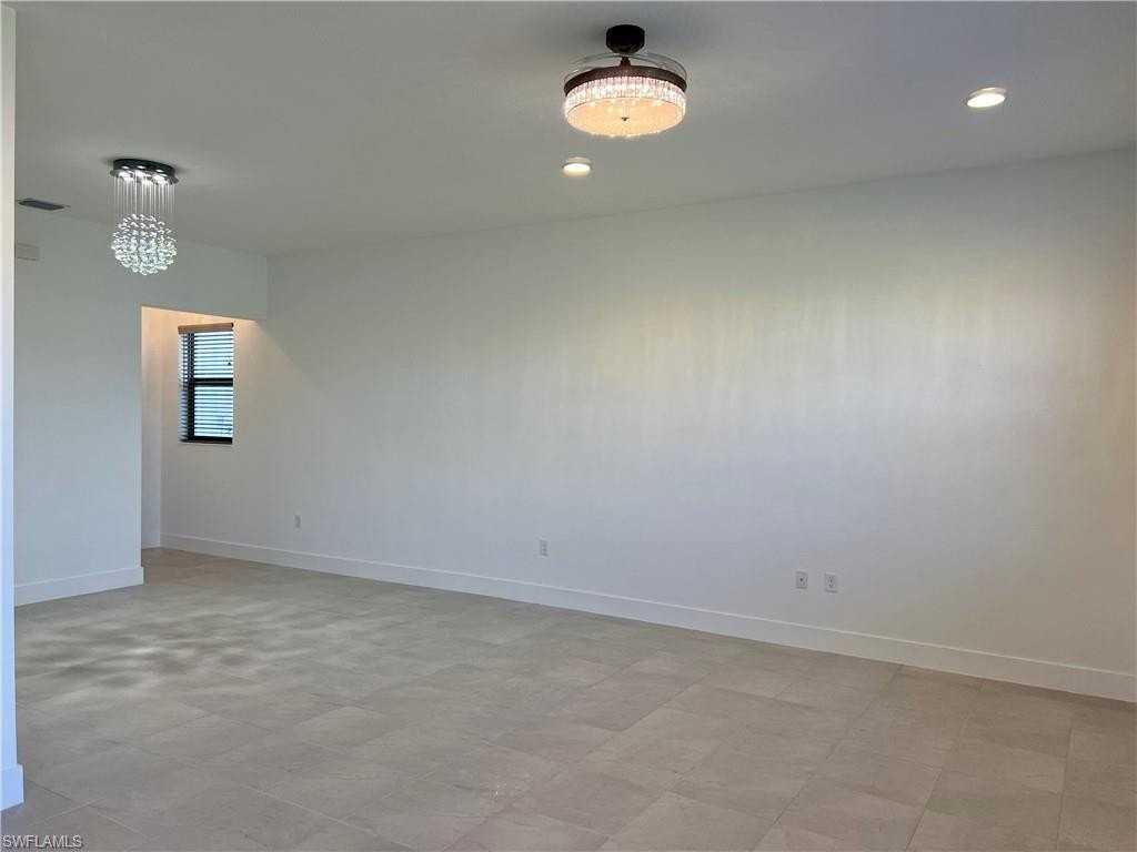 5653 Cerva Ln - Photo 5 of 24