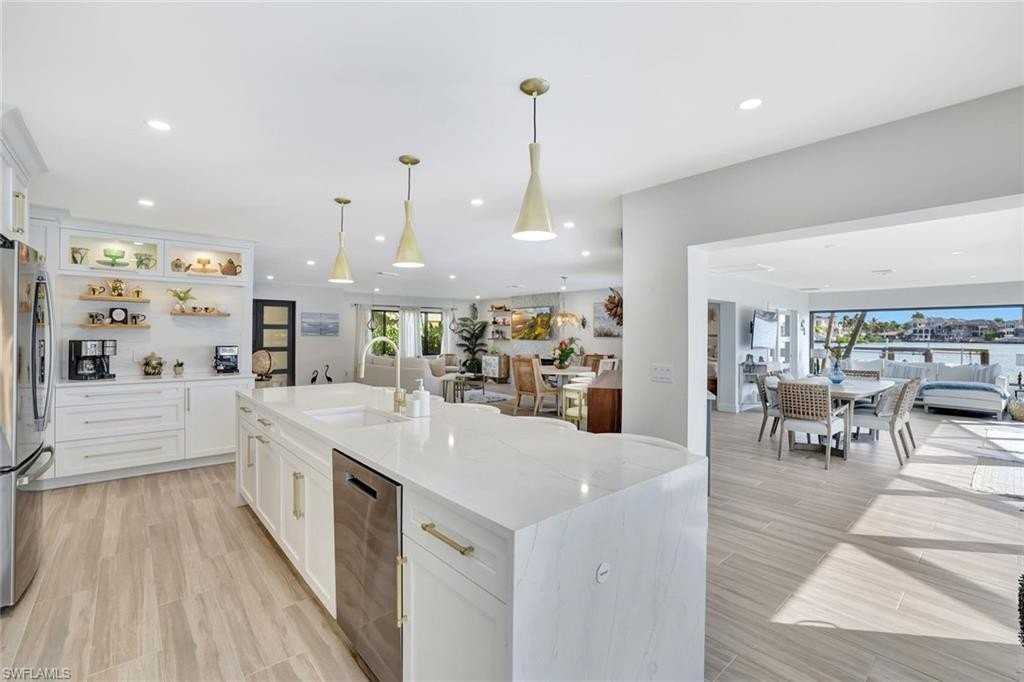 236 Lagoon Ave - Photo 5 of 18