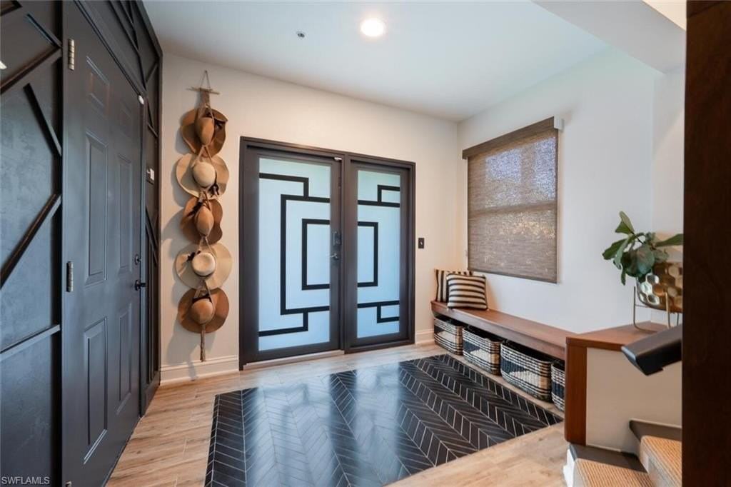 3858 Riviera Cir - Photo 7 of 43