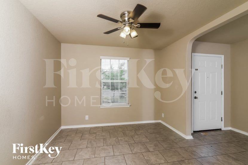 8952 Hickman Park - Photo 3 of 15