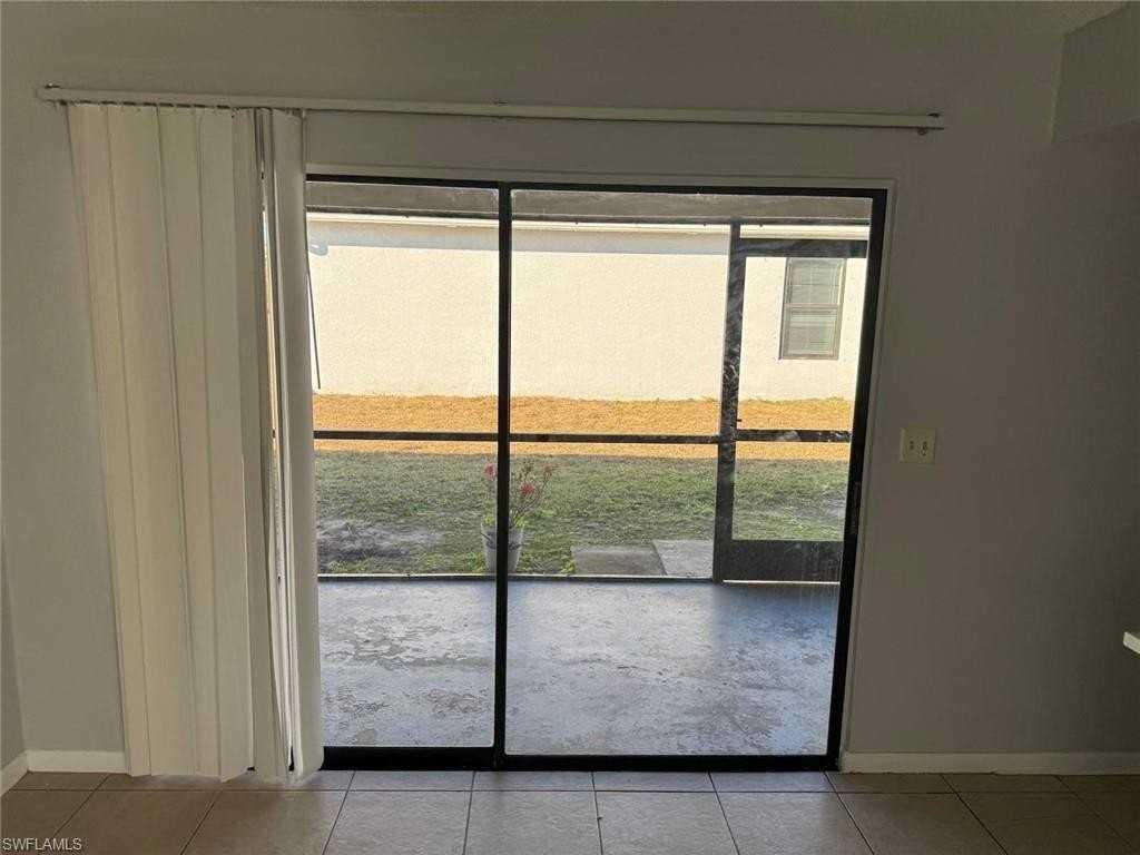 3004 Santa Barbara Blvd Apt B #B - Photo 3 of 23