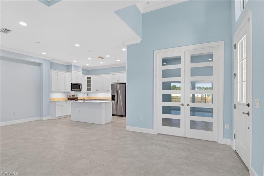 8813 Yucatan Ct - Photo 7 of 43