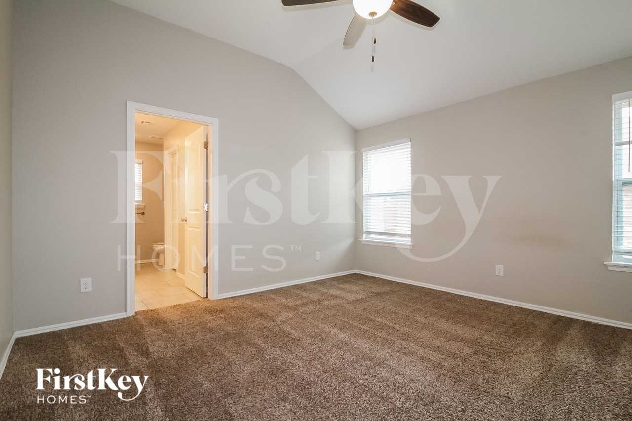 1321 Se 17th St - Photo 7 of 16