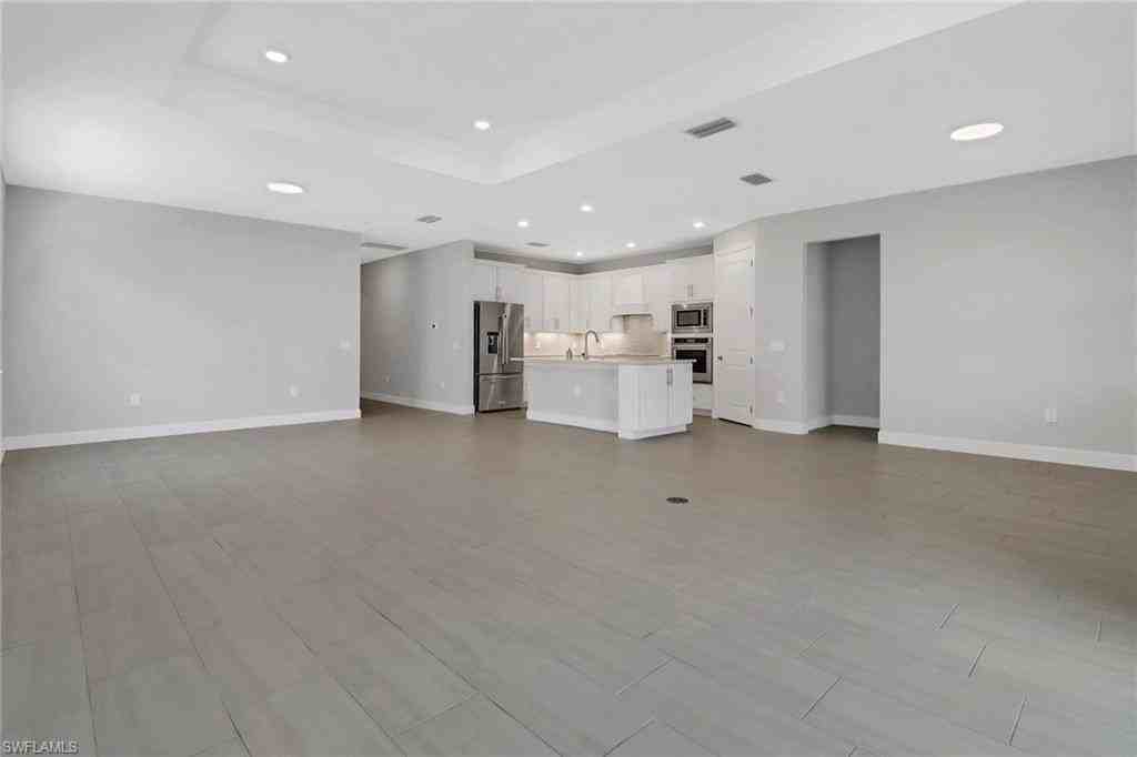 16172 Bacopa Dr - Photo 4 of 28