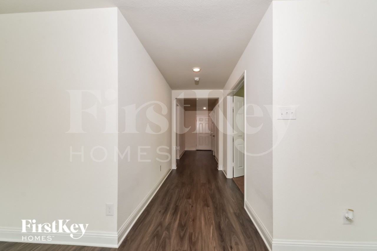 2628 Warren Ln - Photo 4 of 18