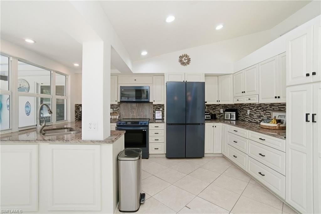 560 Cypress Way E - Photo 3 of 20