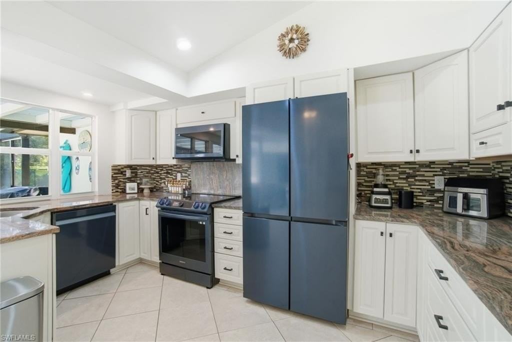 560 Cypress Way E - Photo 4 of 20