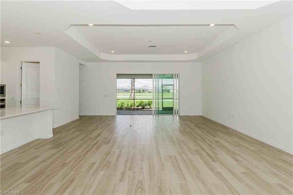 5947 Sunningdale St - Photo 6 of 45