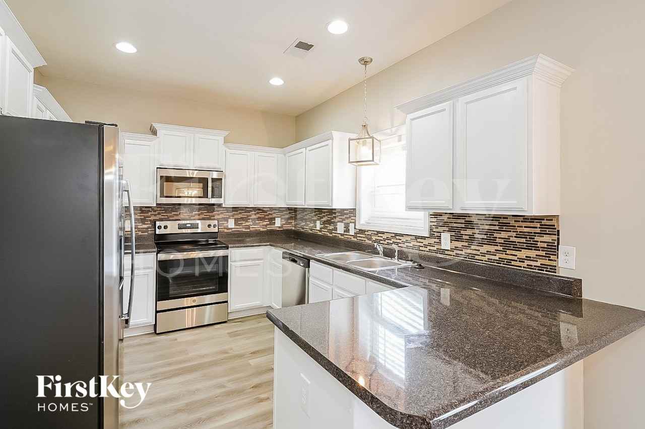 844 Cherry Blossom Ln - Photo 5 of 15