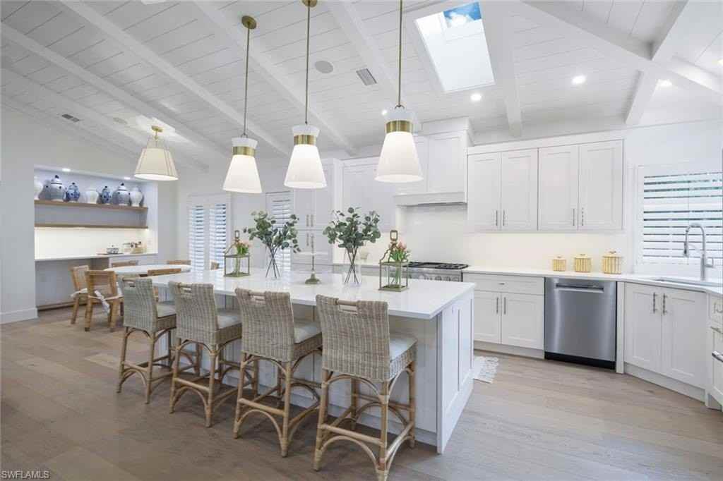 67 8th Ave S - Photo 5 of 38