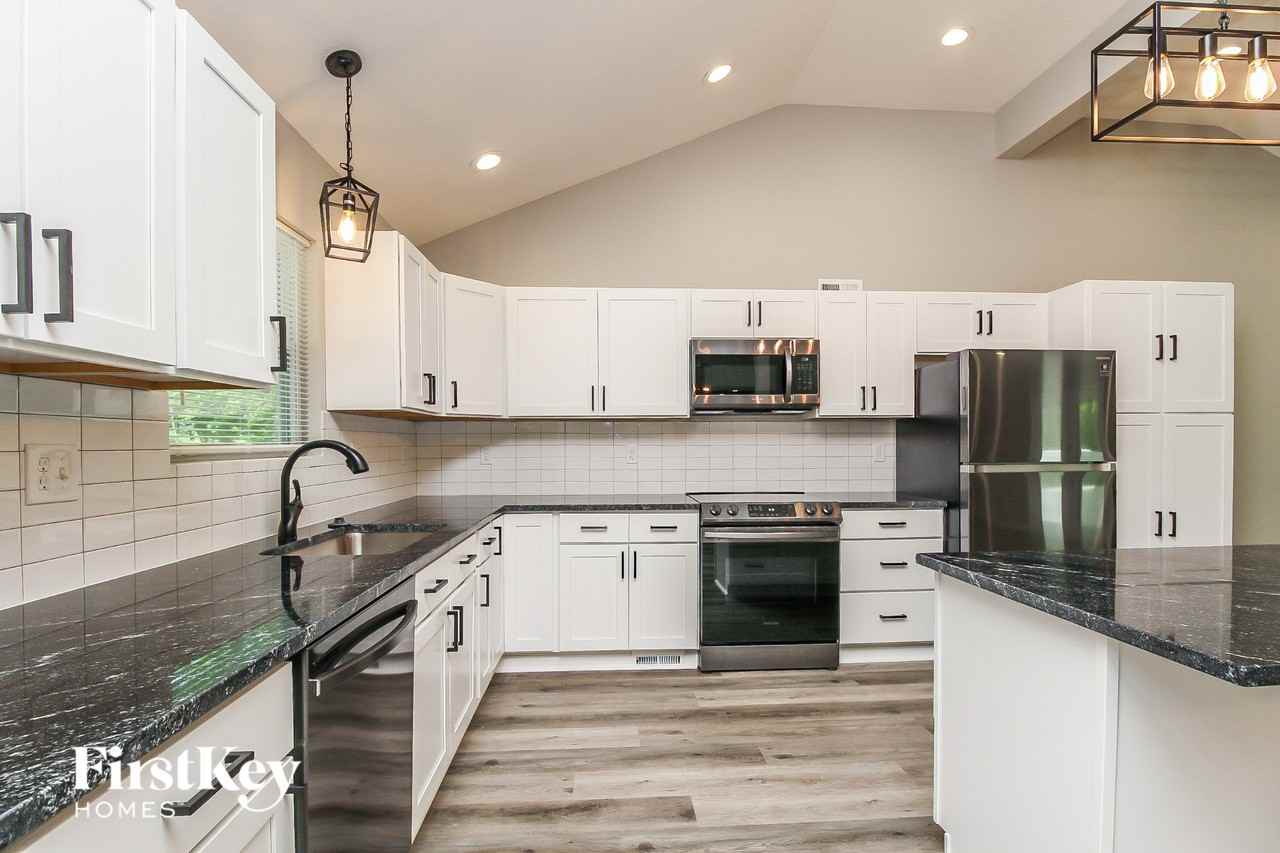 429 Wilshire Blvd - Photo 5 of 15