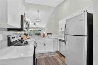 209 Robin Hood Cir #201 - Photo 1 of 1