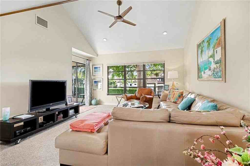 4092 Belair Ln Apt 15 #15 - Photo 2 of 33