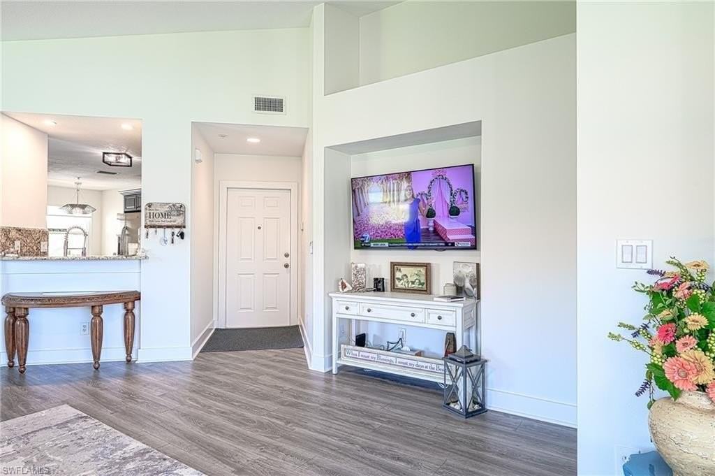 2408 Millcreek Ln Apt 204 #204 - Photo 5 of 33