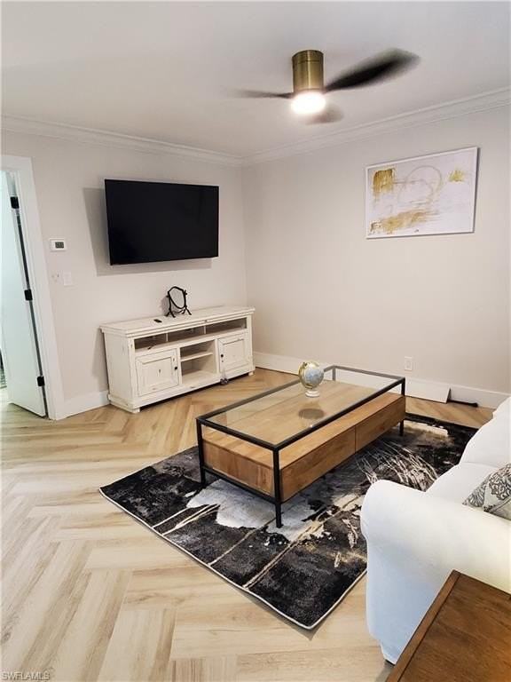 975 9th Ave S Apt 5 #5 - Photo 4 of 19