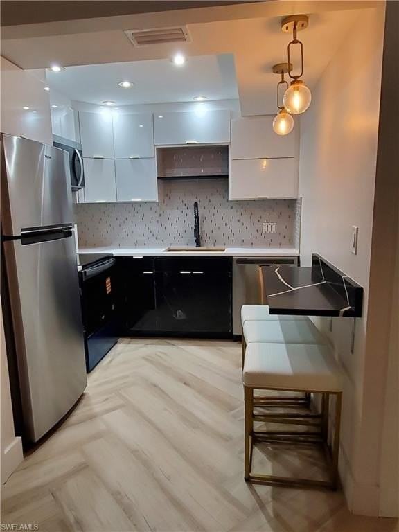 975 9th Ave S Apt 5 #5 - Photo 6 of 19