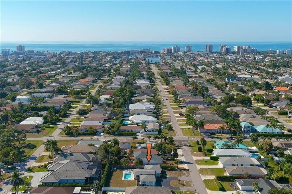 714 105th Ave N - Photo 3 of 33