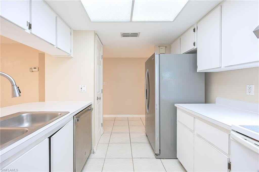 2370 Naples Trace Cir Unit 7 #7 - Photo 5 of 23