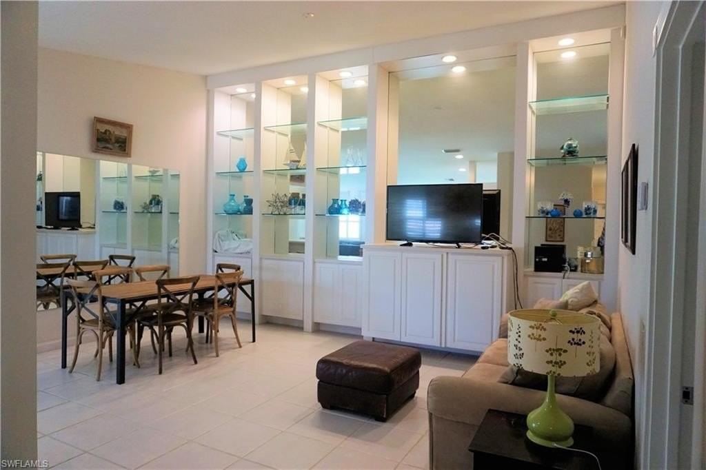 4194 Saint George Ln - Photo 5 of 29