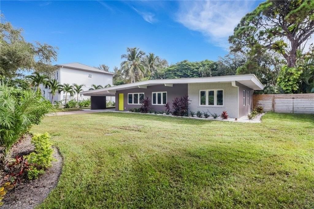 5150 Sand Dollar Ln - Photo 3 of 32